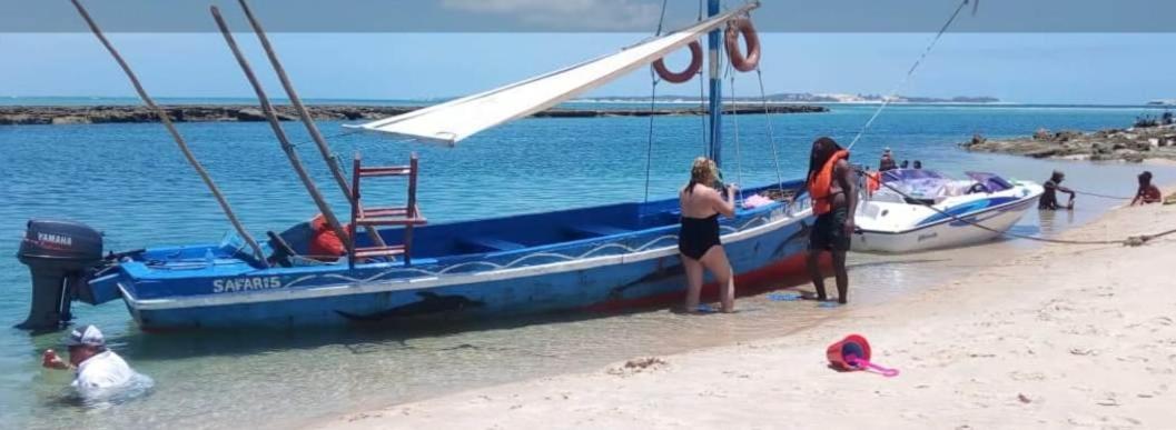 Dolphin Dhow Beach Safaris Виланкулос Экстерьер фото